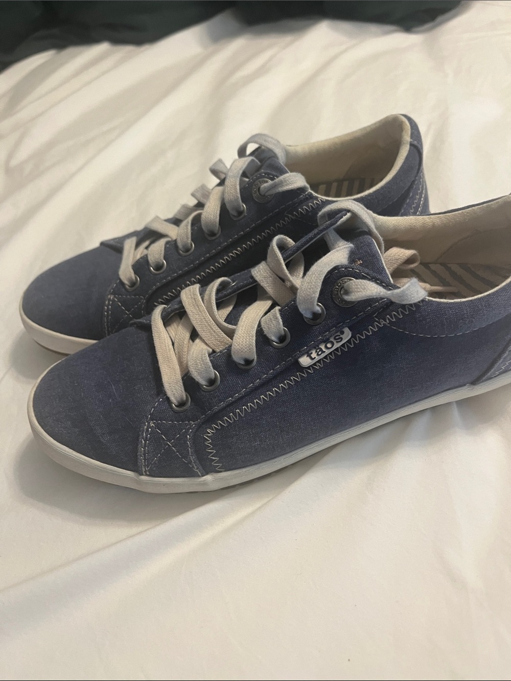 Taos Footwear Navy and White Women's Sneakers